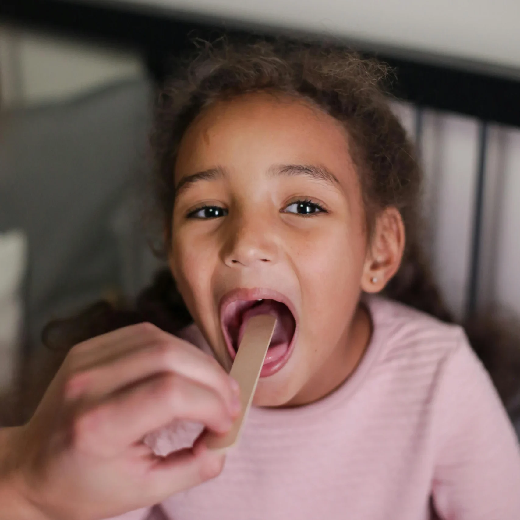 Sore Throat in Kids: When is it a Concern?